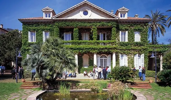 IESE Business School